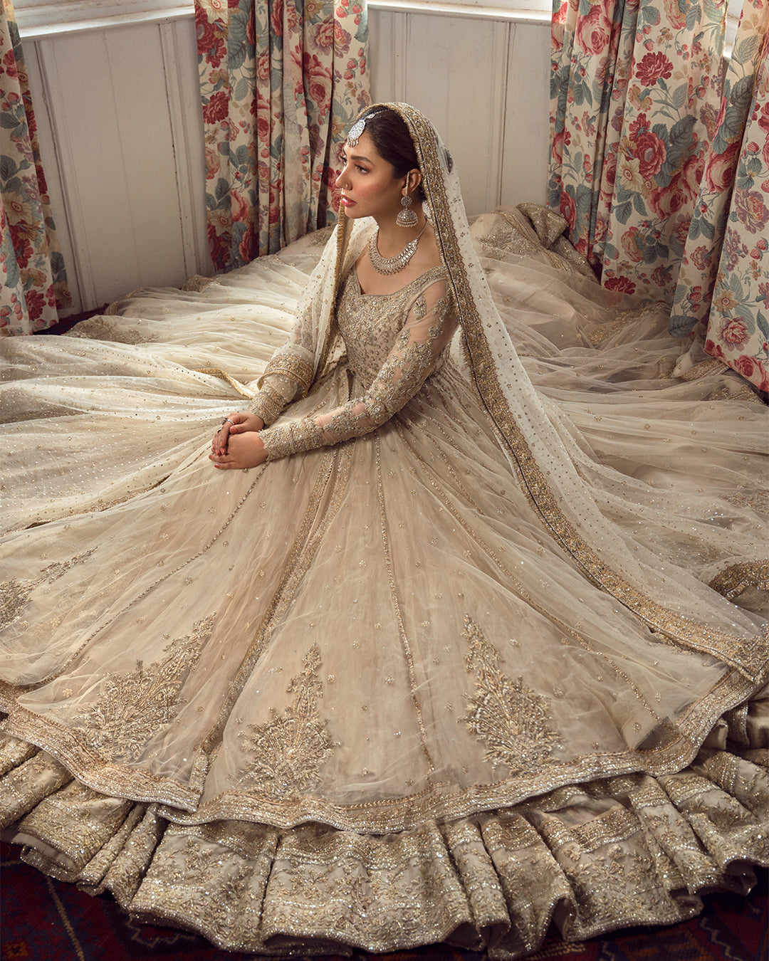 Woman Wedding Reception Dress , Pakistan Woman Wedding dress, Indian Woman Wedding Gown