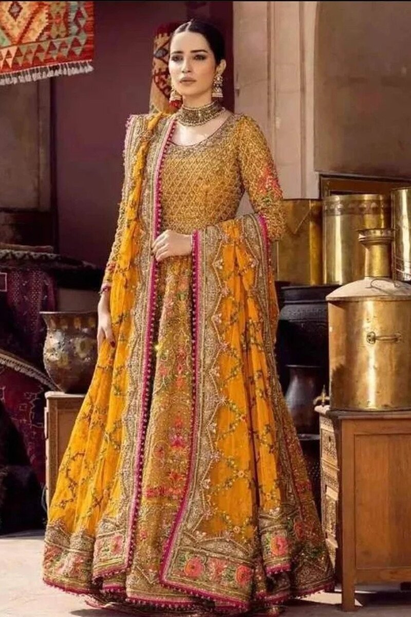 Pakistani Bridal dress , Pakistani wedding gown , Pakistani mehndi dress , Pakistani lehenga choli , Indian wedding dress , Indian lehenga choli